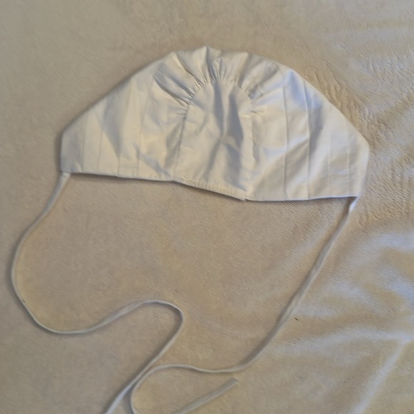 Child’s Baptismal Bonnet/Hat - Picture 4 of 6